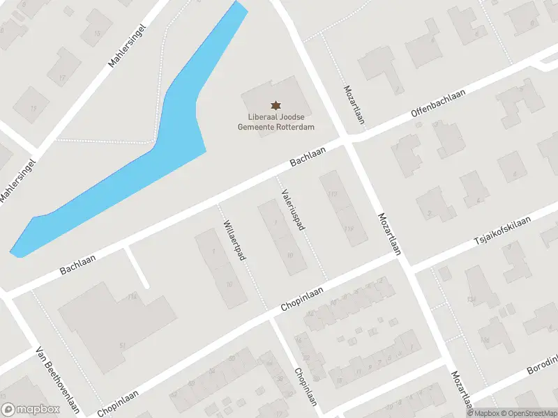 Ambulance met grote spoed naar de Mozartlaan in Rotterdam