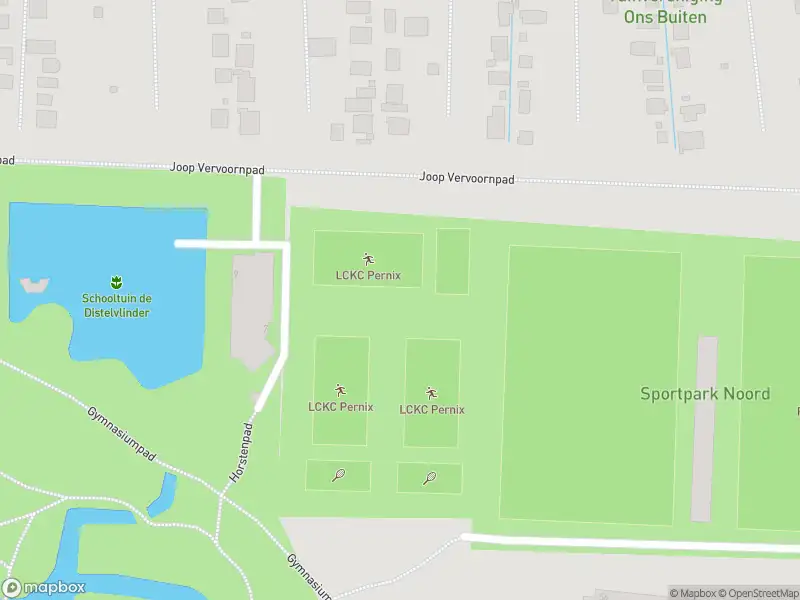 Ambulance met grote spoed naar de Joop Vervoornpad in Leiden
