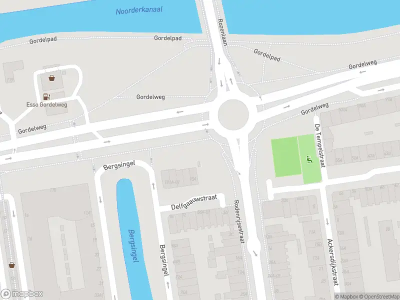 Ambulance met grote spoed naar de Gordelweg in Rotterdam