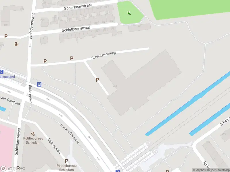 Ambulance met grote spoed naar de Schiedamseweg in Schiedam