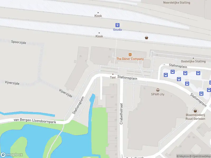 Ambulance met gepaste spoed naar de Stationsplein in Gouda