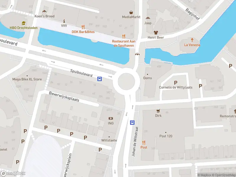 Ambulance met gepaste spoed naar de Johan de Wittstraat in Dordrecht