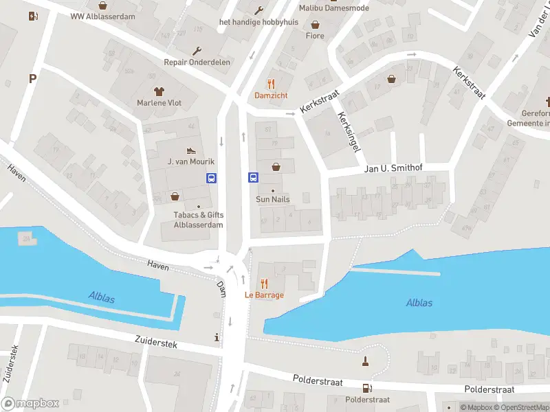 Ambulance met grote spoed naar de Kerksingel in Alblasserdam