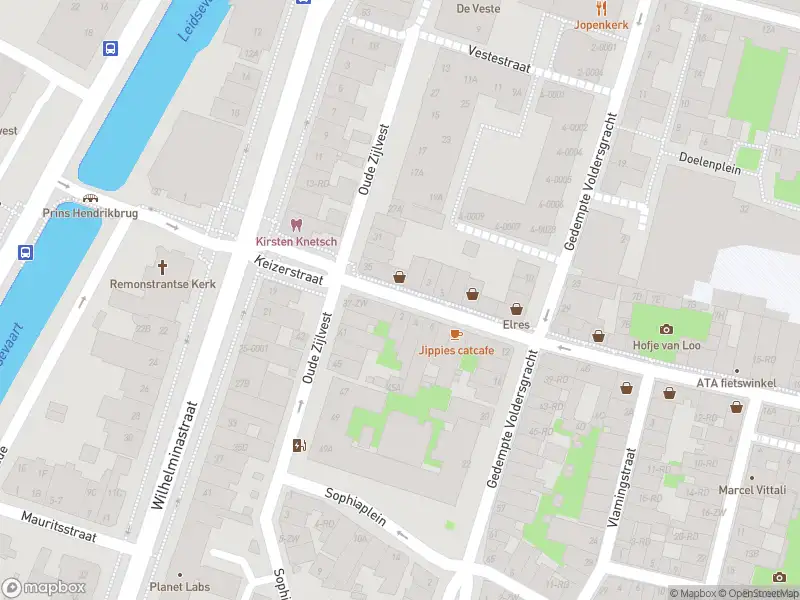 Ambulance met gepaste spoed naar de Keizerstraat in Haarlem