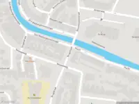 Politie naar de Brugstraat in Tiel vanwege aanrijding met letsel