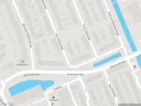 Ambulance met grote spoed naar de Gerard Doustraat in Capelle aan den IJssel