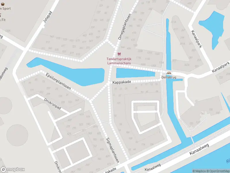 Ambulance met grote spoed naar de Kappakade in Leiden