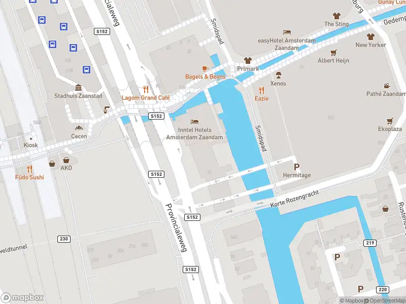 Ambulance met gepaste spoed naar de Aan de Vaart in Zaandam