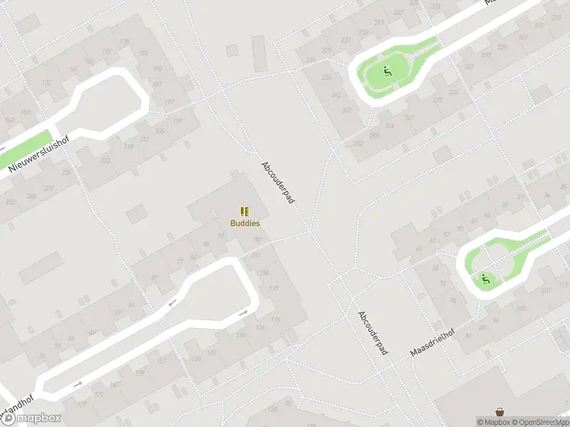 Ambulance met grote spoed naar de Maasdrielhof in Amsterdam