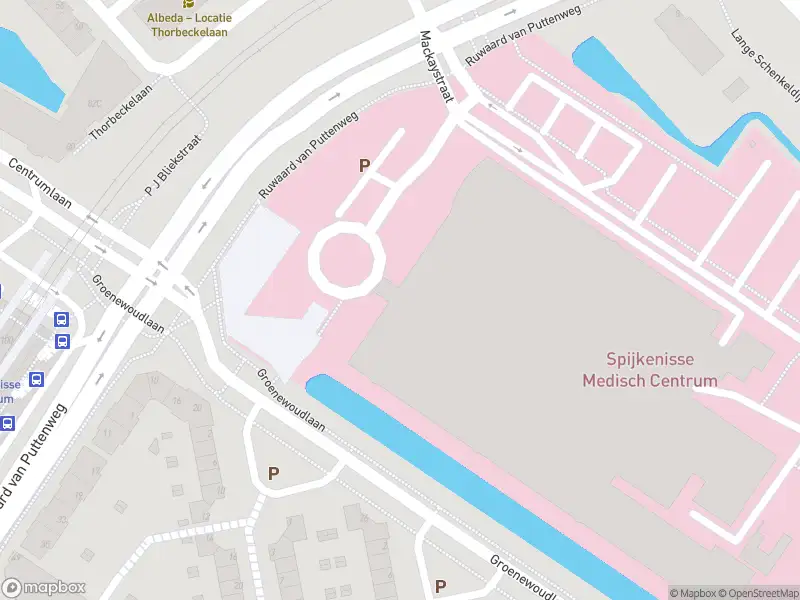 Ambulance met gepaste spoed naar de Ruwaard van Puttenweg in Spijkenisse