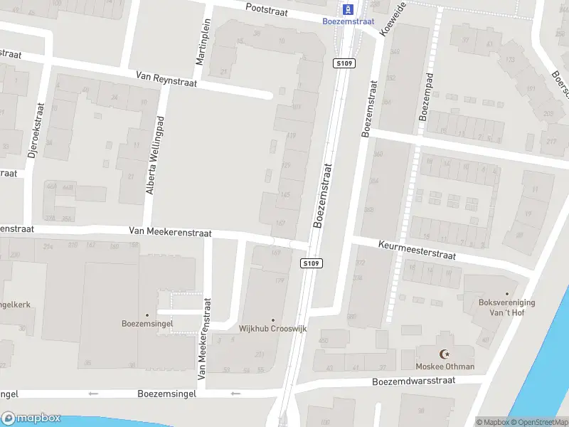 Ambulance met grote spoed naar de Boezemstraat in Rotterdam