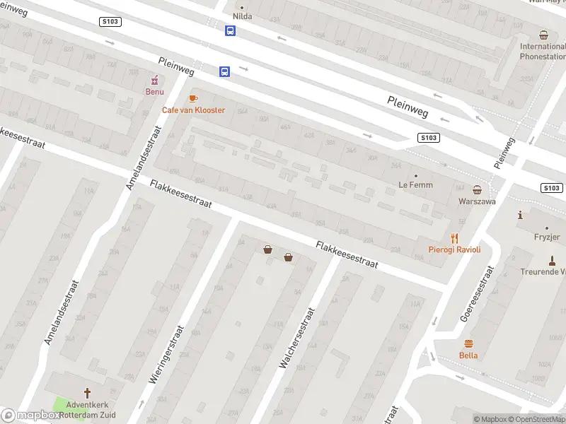 Ambulance met grote spoed naar de Flakkeesestraat in Rotterdam