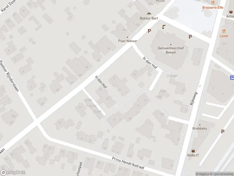 Ambulance met grote spoed naar de In den Hof in Reuver