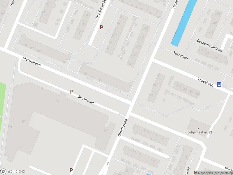 Ambulance met grote spoed naar de Marthalaan in Hoogvliet Rotterdam