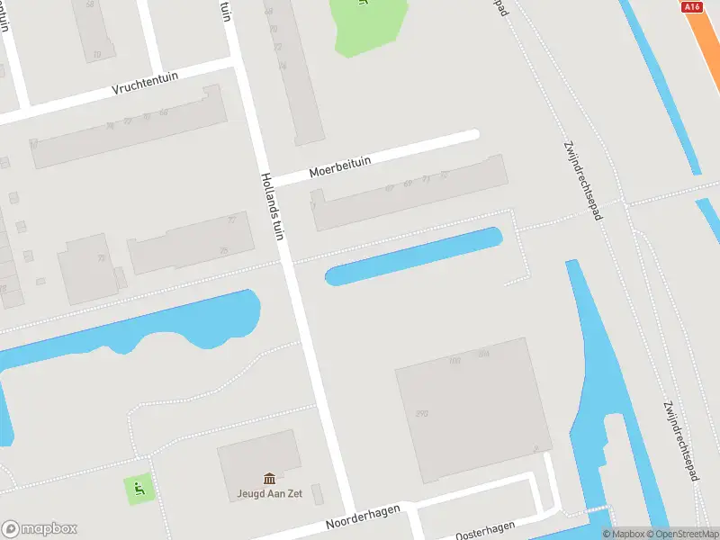 Ambulance met grote spoed naar de Hollands tuin in Rotterdam