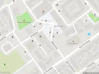 Ambulance met grote spoed naar de Nassaustraat in Maasdijk