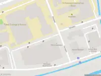 Ambulance met grote spoed naar de Dampten in Hoorn