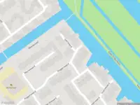 Ambulance met grote spoed naar de Overwaard in Capelle aan den IJssel