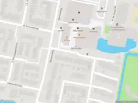 Ambulance met grote spoed naar de Wiardi Beckmanstraat in Oud-Beijerland