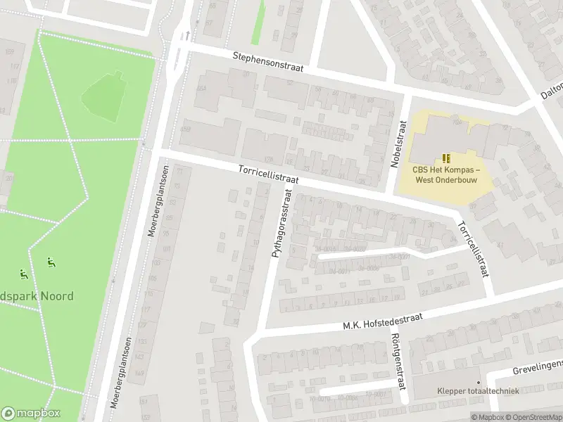 Ambulance met gepaste spoed naar de Pythagorasstraat in IJmuiden