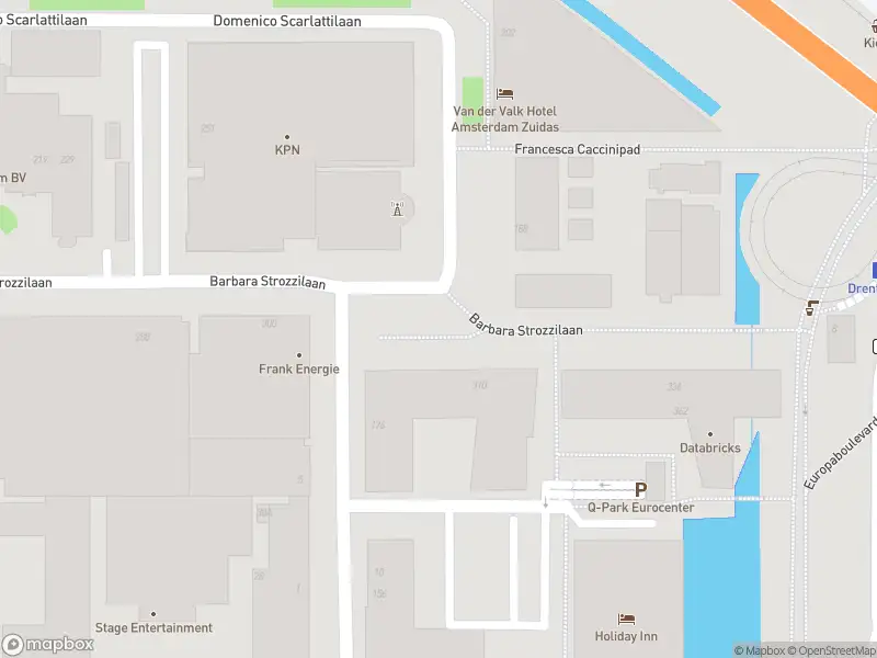 Ambulance met gepaste spoed naar de Barbara Strozzilaan in Amsterdam