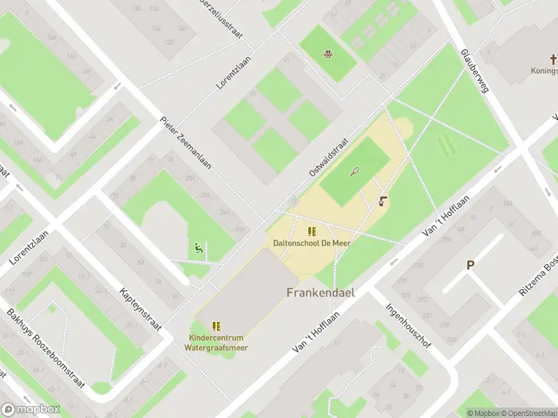 Ambulance met grote spoed naar de Korteweghof in Amsterdam