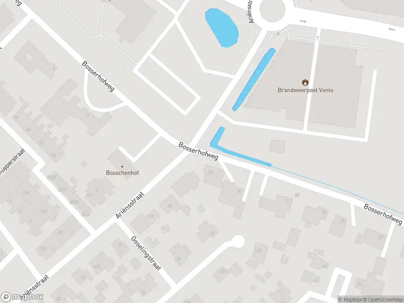 Brandweer en politie met grote spoed naar de Bosserhofweg in Tegelen vanwege waarnemen gaslucht