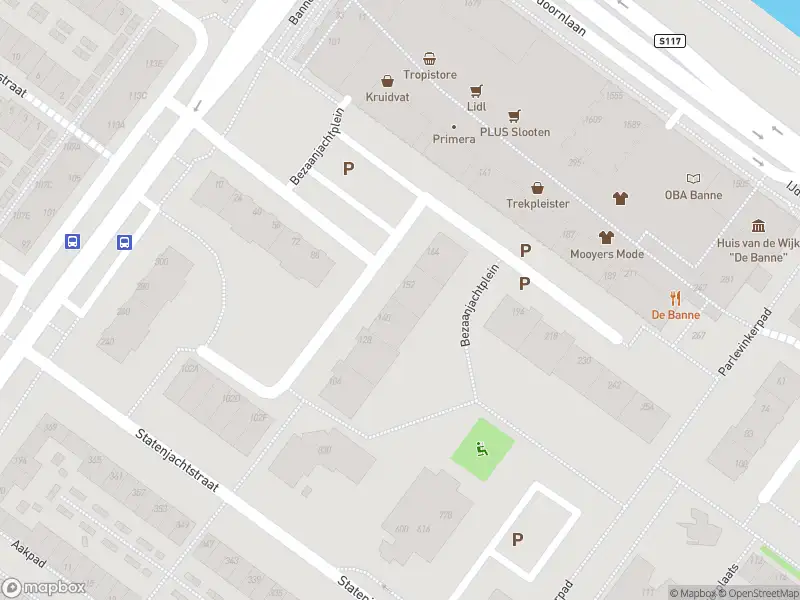 Ambulance met gepaste spoed naar de Banne Buikslootlaan in Amsterdam