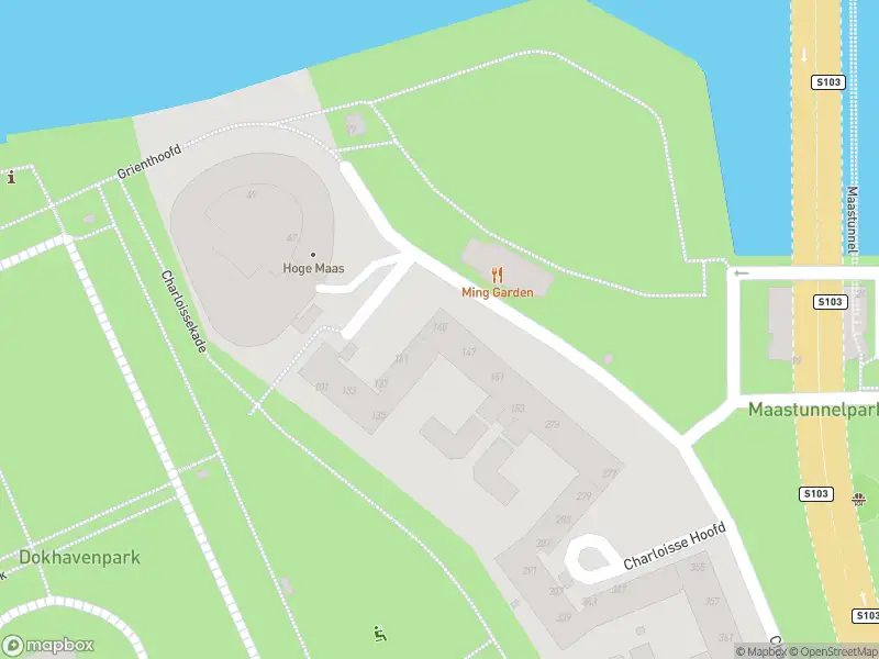 Ambulance met grote spoed naar de Charloisse Hoofd in Rotterdam