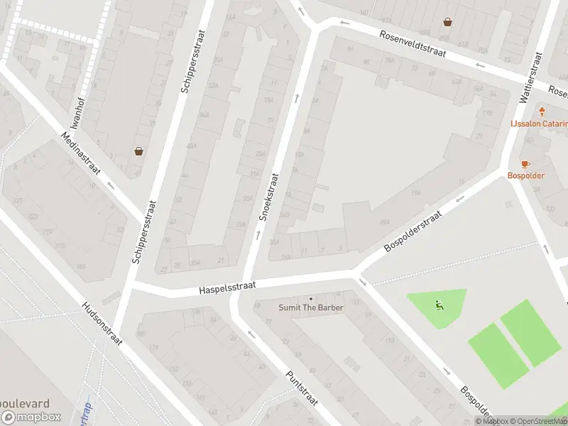 Ambulance met gepaste spoed naar de Snoekstraat in Rotterdam