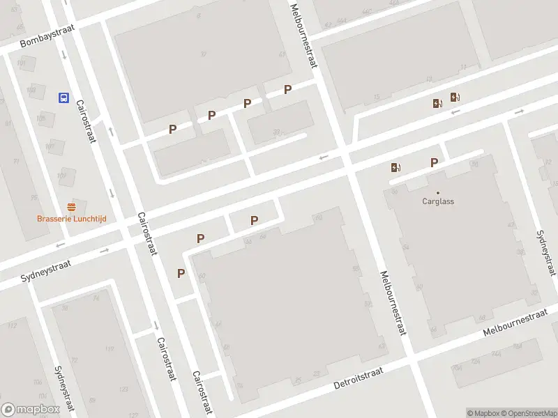 Ambulance met gepaste spoed naar de Sydneystraat in Rotterdam