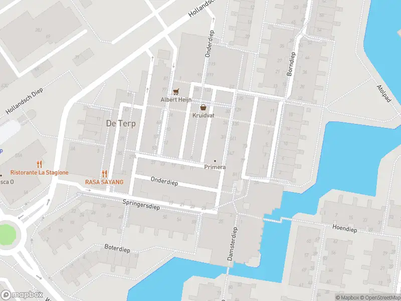 Ambulance met grote spoed naar de Onderdiep in Capelle aan den IJssel