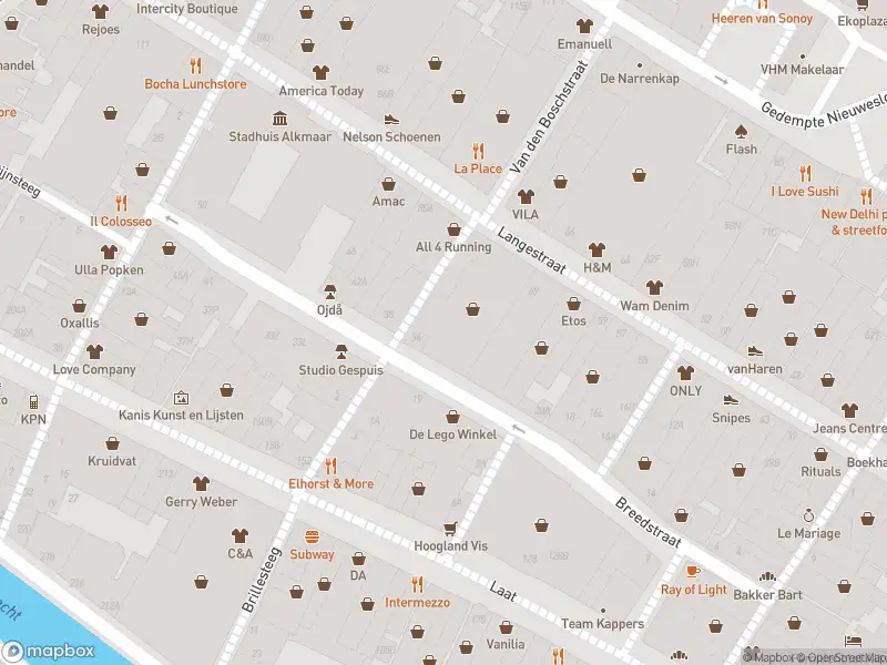 Ambulance met gepaste spoed naar de Langestraat in Alkmaar