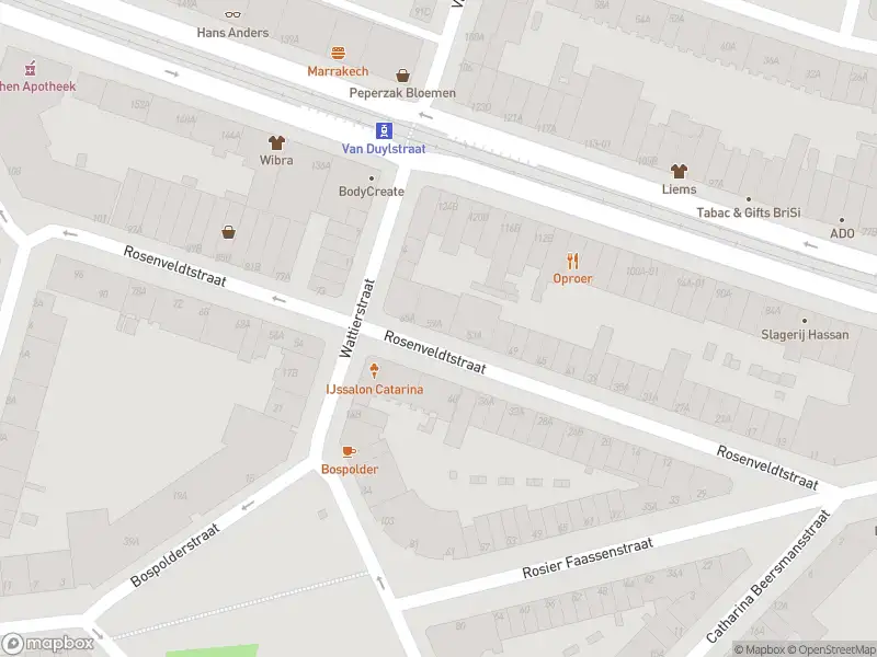 Ambulance met grote spoed naar de Rosenveldtstraat in Rotterdam