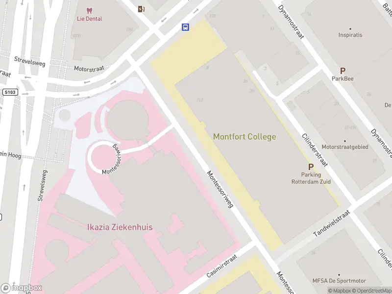 Ambulance met gepaste spoed naar de Montessoriweg in Rotterdam