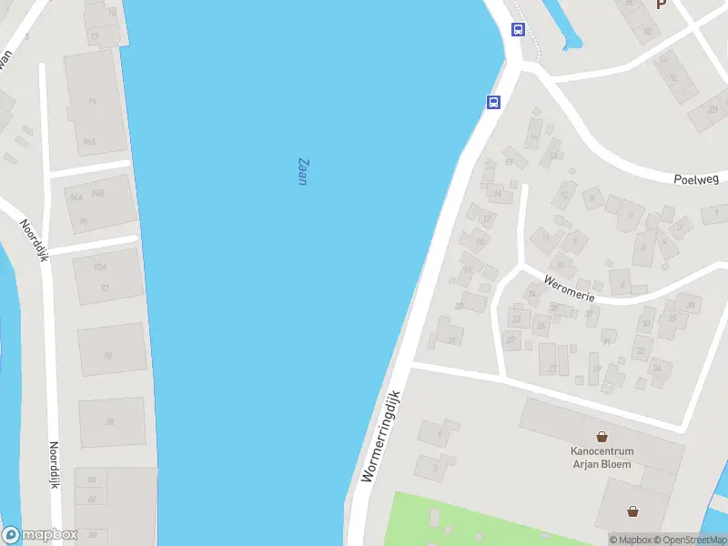 Ambulance met gepaste spoed naar de Wormerringdijk in Wormer