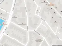 Ambulance met grote spoed naar de Oranjehof in Sliedrecht