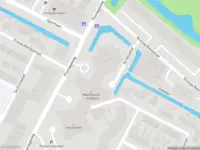 Ambulance met grote spoed naar de Nicolaas Beetsstraat in Alblasserdam