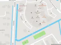 Ambulance met grote spoed naar de Vasalisplein in Spijkenisse