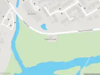 Brandweer met gepaste spoed naar de Kaas en Broodsedijk in Oostburg vanwege een buitenbrand