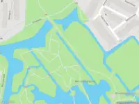 Ambulance met grote spoed naar de Donsvlinder in Leiden