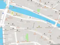 Ambulance met gepaste spoed naar de Boommarkt in Leiden