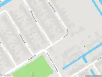 Ambulance met grote spoed naar de Rhijnsburgstraat in Rotterdam