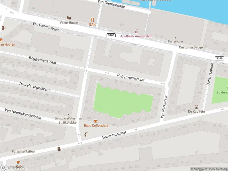 Brandweer met gepaste spoed naar de Roggeveenstraat in Amsterdam