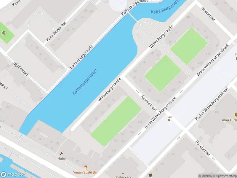 Ambulance met grote spoed naar de Wittenburgerkade in Amsterdam