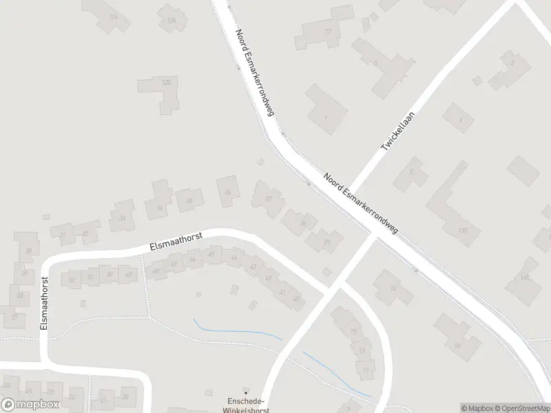 Brandweer met gepaste spoed naar de Singravenlaan in Enschede vanwege stormschade