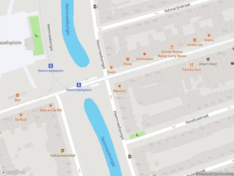 Ambulance met gepaste spoed naar de Heemraadssingel in Rotterdam