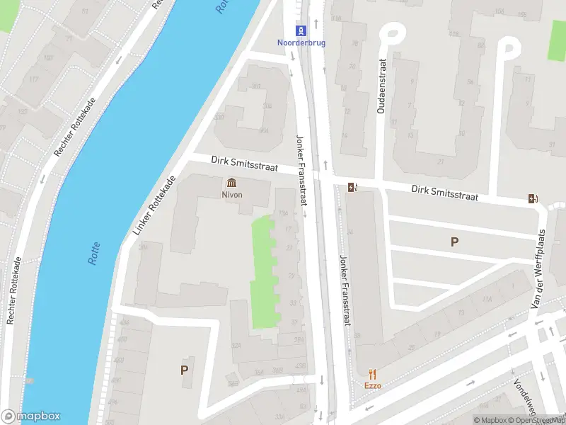 Ambulance met grote spoed naar de Jonker Fransstraat in Rotterdam
