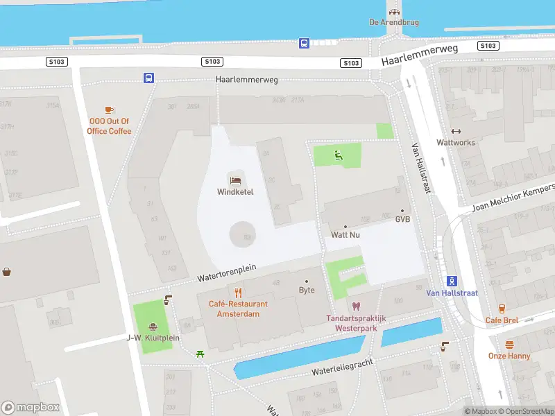 Ambulance met gepaste spoed naar de Watertorenplein in Amsterdam