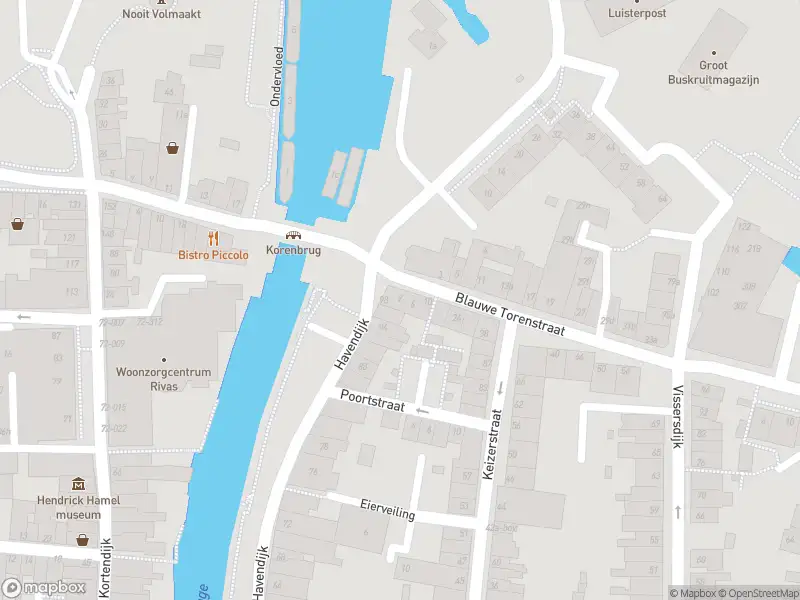 Ambulance met gepaste spoed naar de Blauwe Torenstraat in Gorinchem